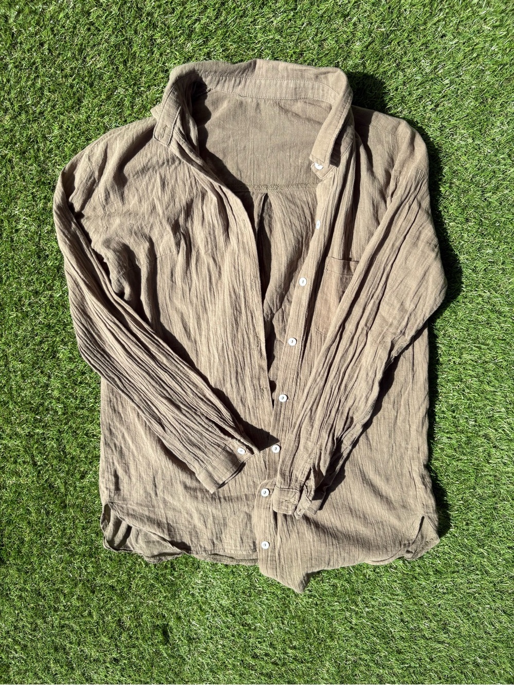 Lightweight Crinkled Button-Up Shirt in Sage Green